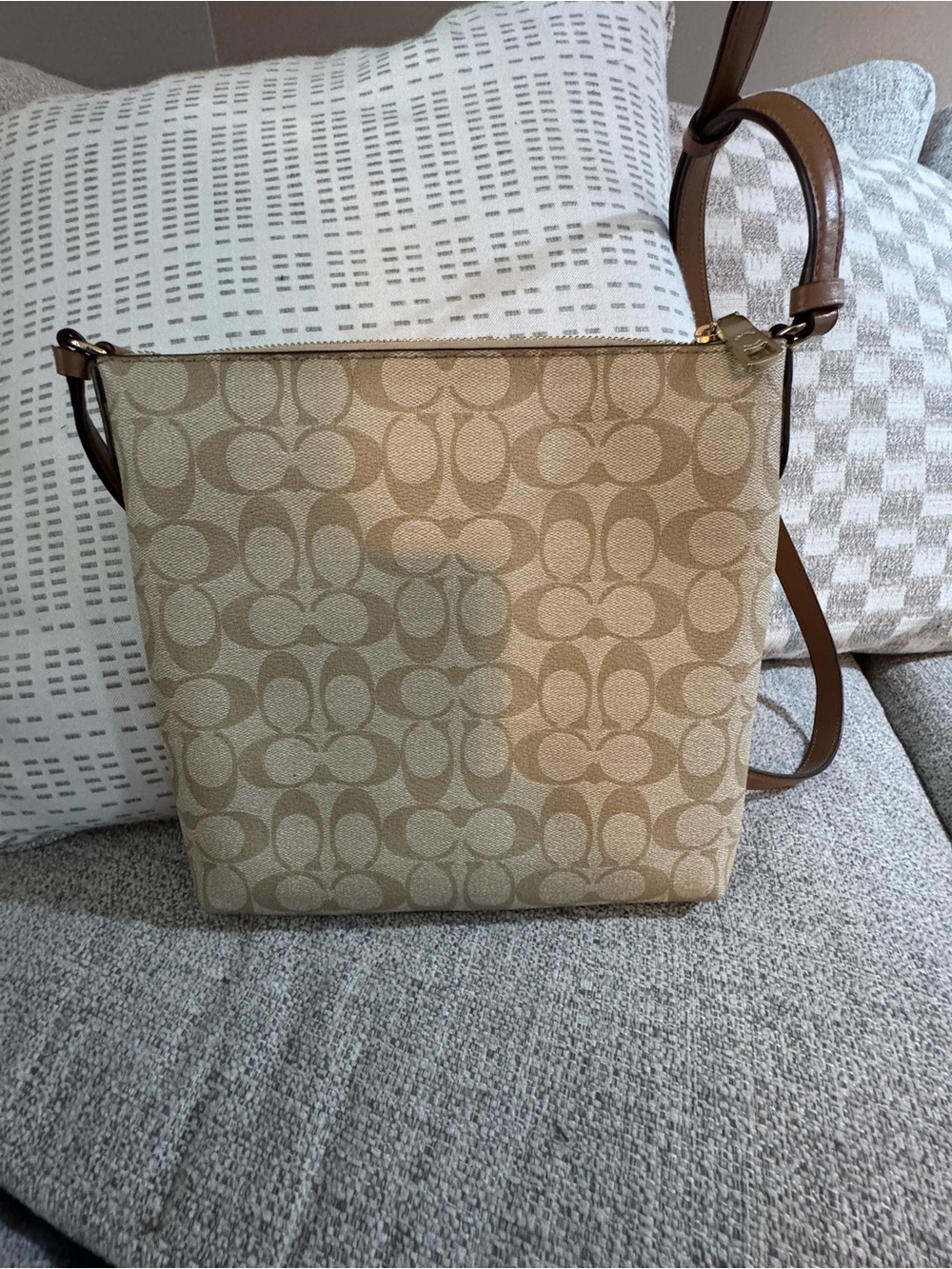 Coach Rowan File Crossbody - Picture 2 of 8